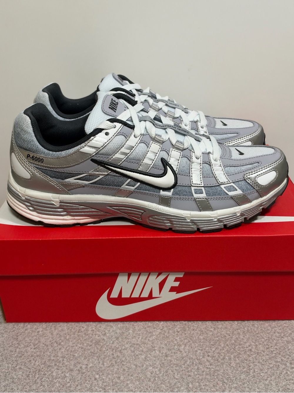Nike P-6000 Metallic Silver Summit White Wolf Grey Size 10.5 Men (VERY CLEAN)